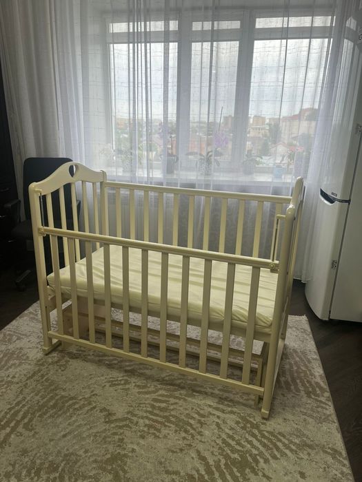 Продам детскую кроватку