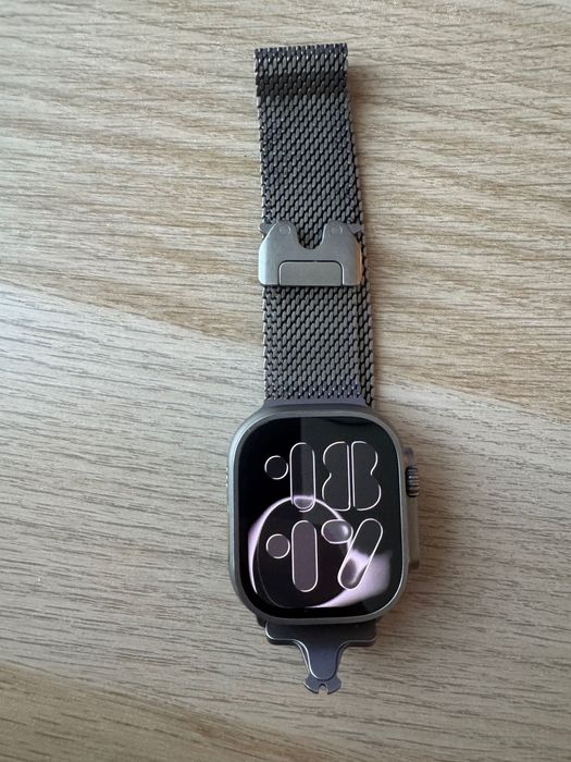 Apple Watch Ultra 2 49mm GPS + Cellular + Apple Titanium Milanese Loop