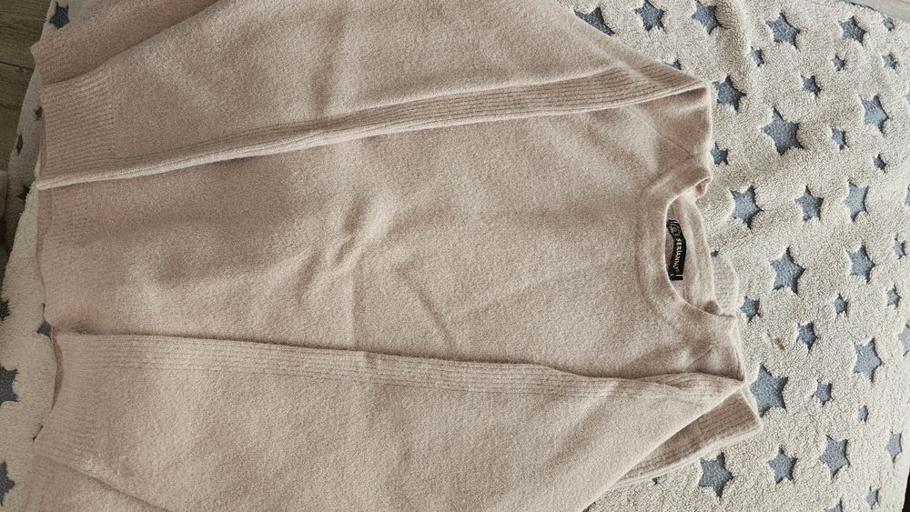 Продам женскую теплую одежду