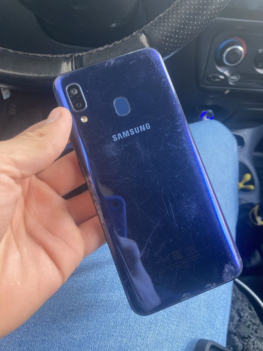 Samsung A20 срочно сотилади Арзон!!