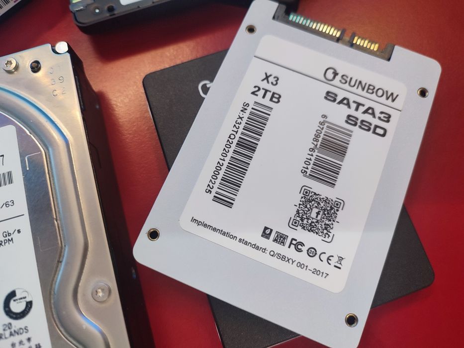SSD HDD SAS  2TB,4TB,6TB Hgst, western digital etc