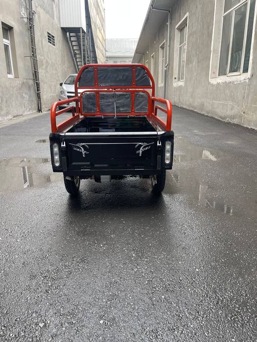 treskil / Uch oyoq skuter