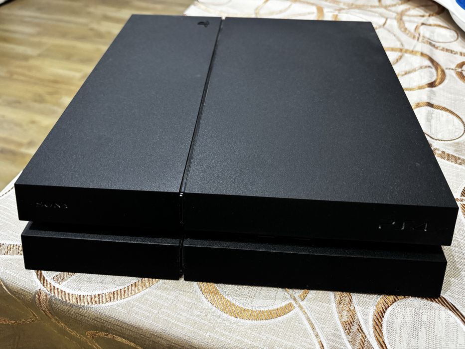 PlayStation 4 с джойстик