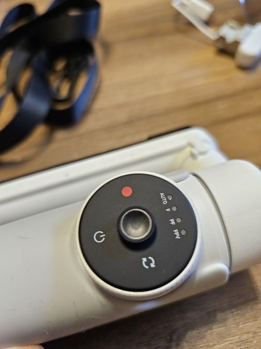 Insta 360 Flow. Model CINSABBA