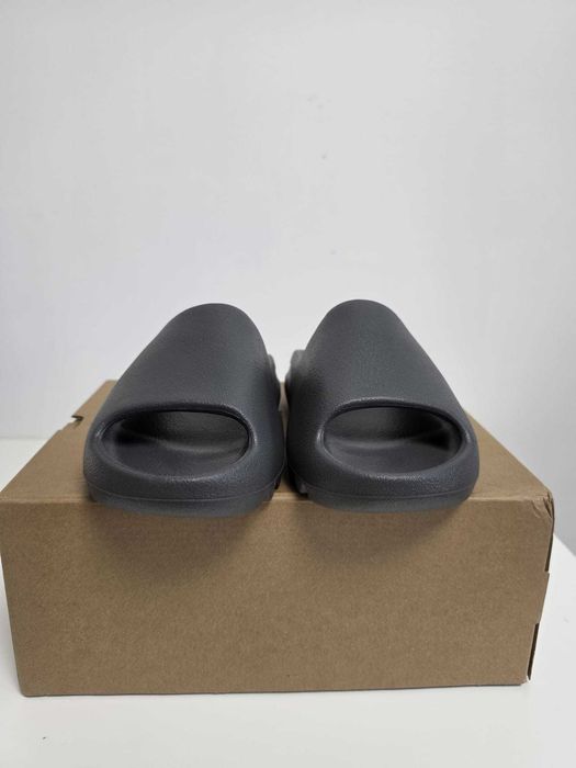 Papuci Yeezy Slide Onyx (Negru) – Noi la cutie – Ultima mărime 39