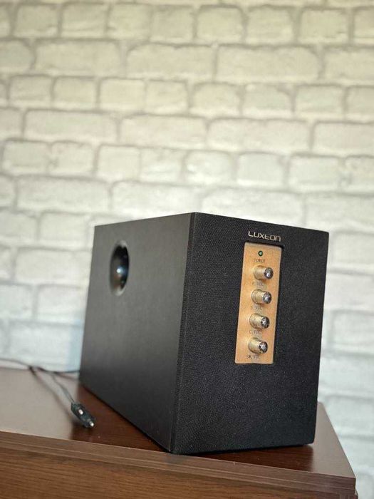 Домашно кино Буфер и 5 тонколнки 5.1 Luxeon С КАБЕЛ за ТЕЛЕФОН Android