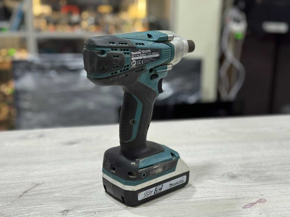 Акумулаторен винтоверт Makita TD127D с батерия и зарядно