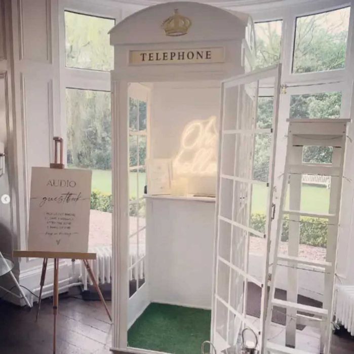 Cabina telefonica si audio guest book