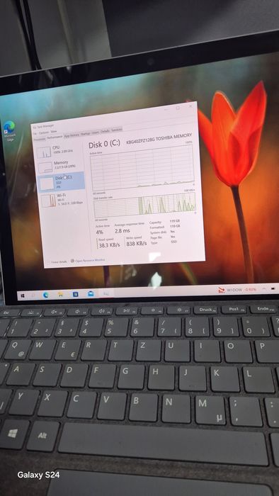 Microsoft surface go 2 i3  gen 8 8gb ram 128gb Touch-Screen 2 in 1