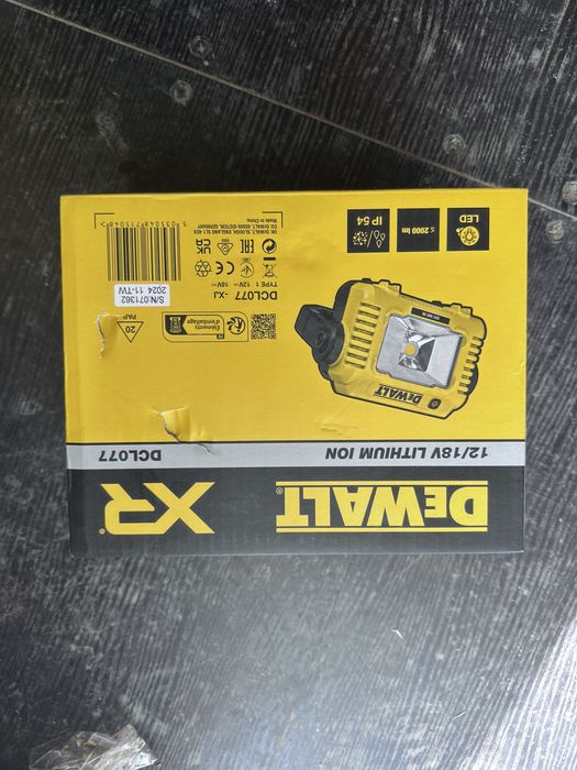 DEWALT DCL077 12-18v. DeWalt DCL050N-XJ