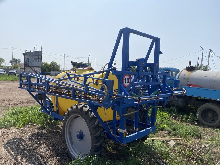 Продается опрыскиватель Заря