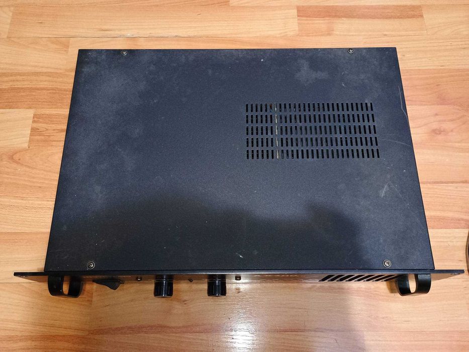 Amplificator profesional JB SYSTEMS AX400 2X200W