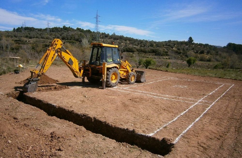 Услуги экскаватора. Экскаватор погрузчик. Погрузчик