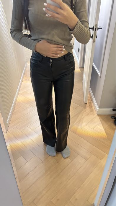 Кожаные женские брюки