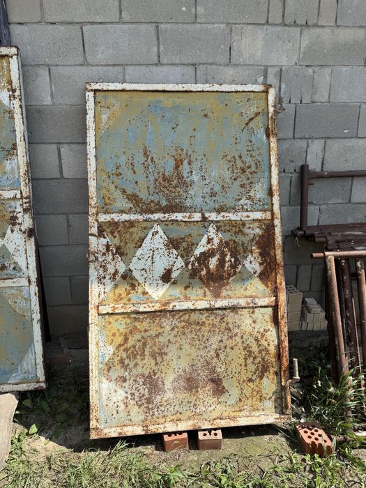 Гаражные железные ворота