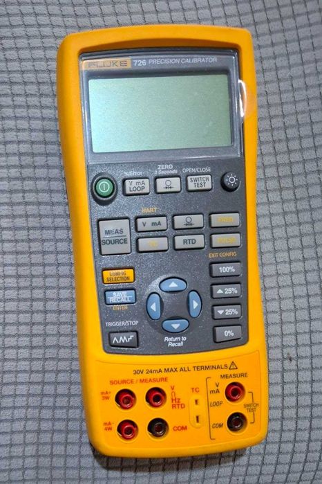 Fluke 726 Precision caibrator