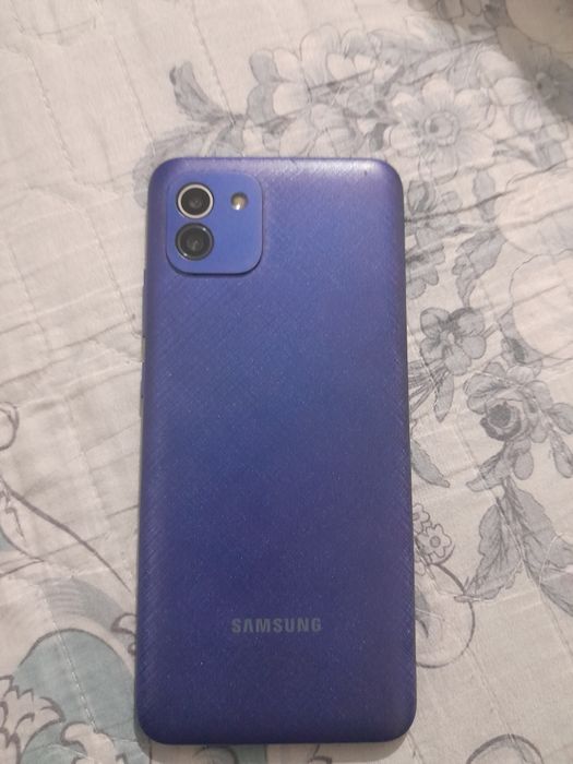 Продаётся  телефон самсунг