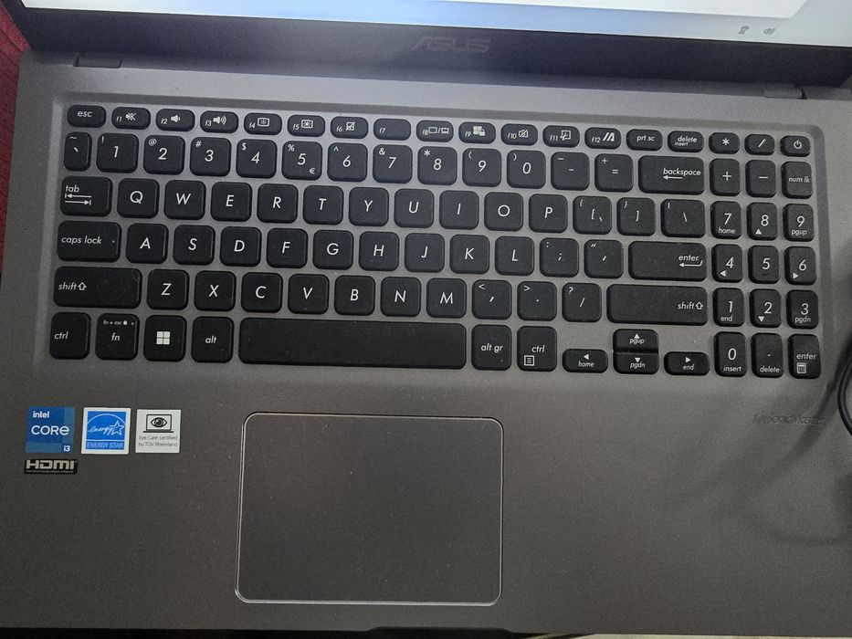 Vând laptop ASUS VivoBook !