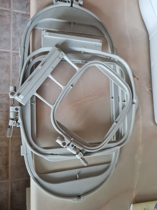 De vanzare masina brodat Brother  NV880E