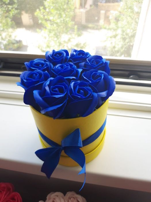 Cadou cutie cu trandafiri de sapun 50 lei