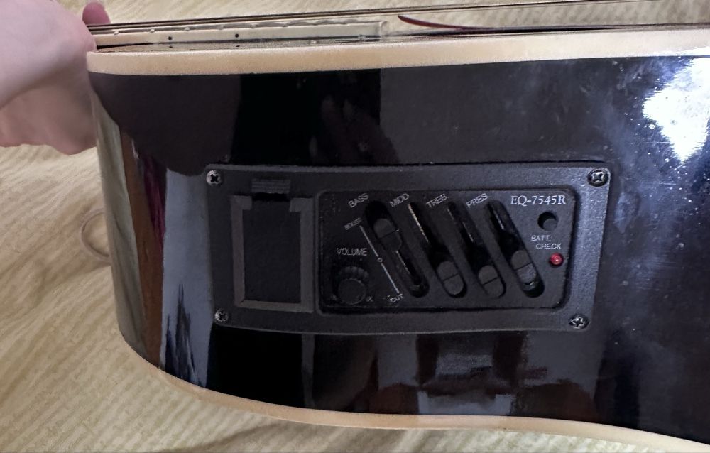 Harley Benton chitara electro-acustica