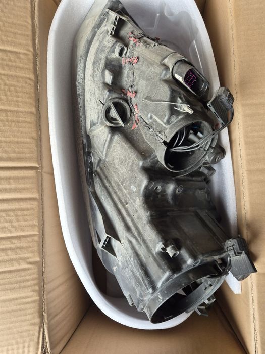 Фара на Volkswagen polo 2017