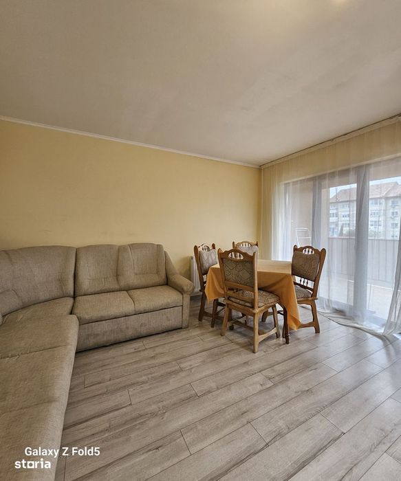 Apartament cu 3 camere de închiriat – zona Rogerius, Oradea