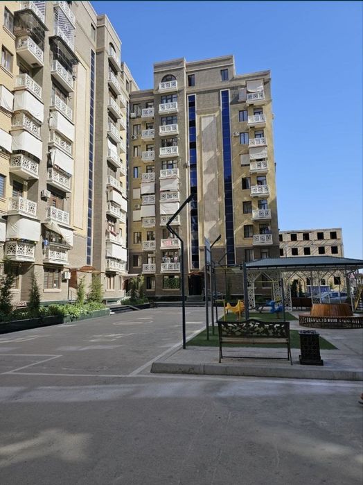 Sergile 3bekat yon oldida. Kvartira bolalarga birga turishlikka