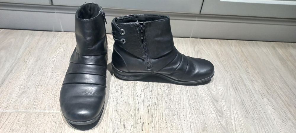 Обувь 2 пары, цена за две