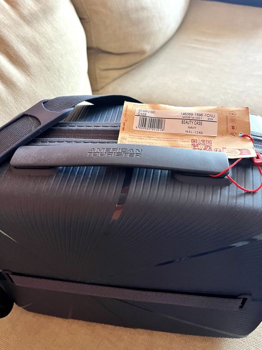 Нов оригинален куфар American Tourister (beauty case)