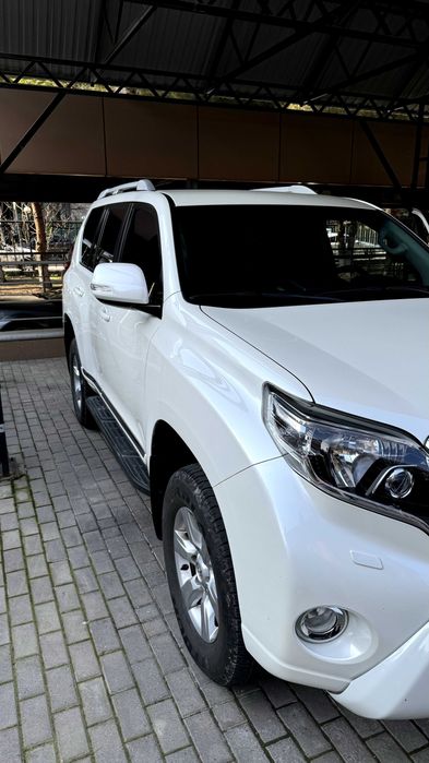 Toyota Prado 150 белый, обслужен, без вложений.