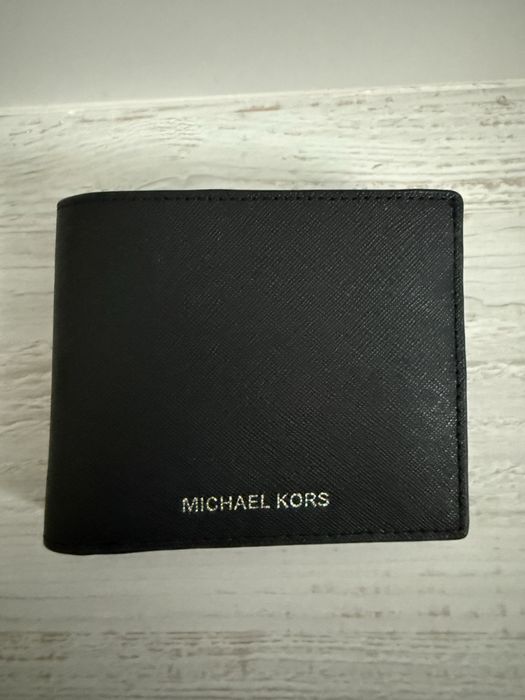 Портмане от бренда michael kors