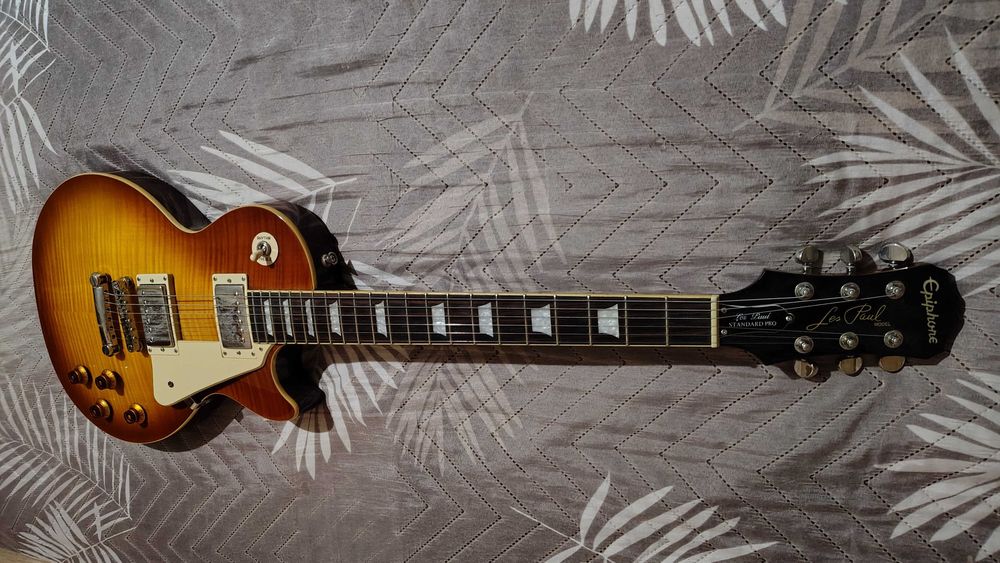 Продавам електрическа китара Epiphone
