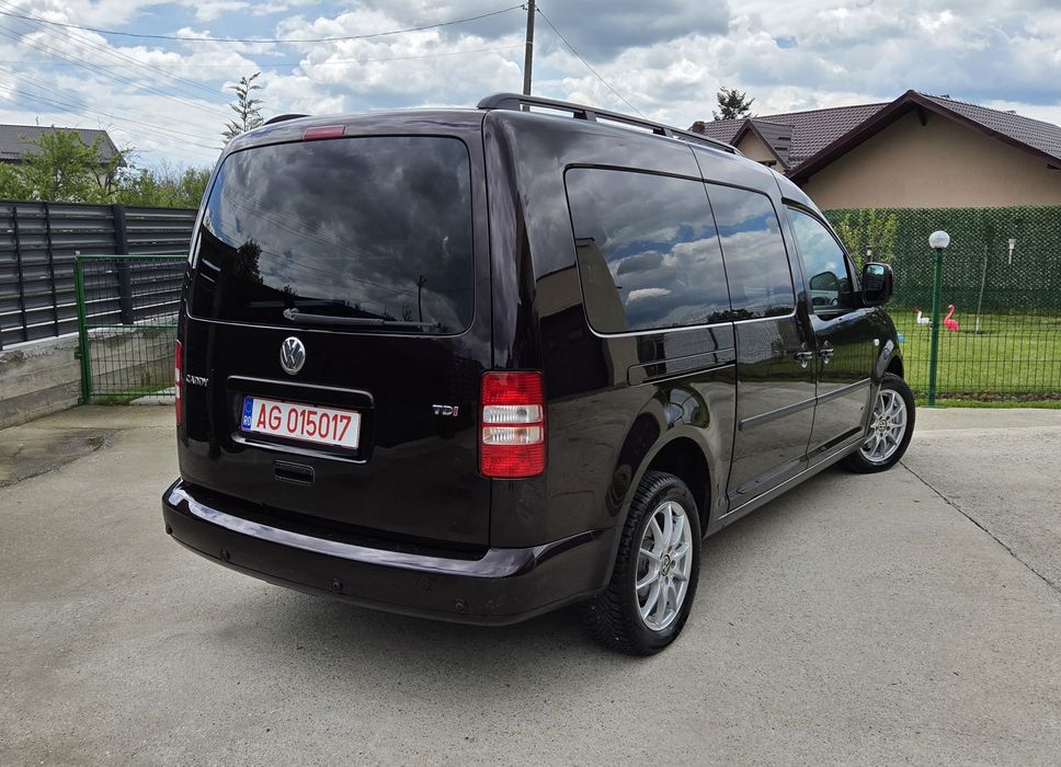Volkswagen Caddy Maxi / 7 Locuri  / Climatronic  / Navigatie