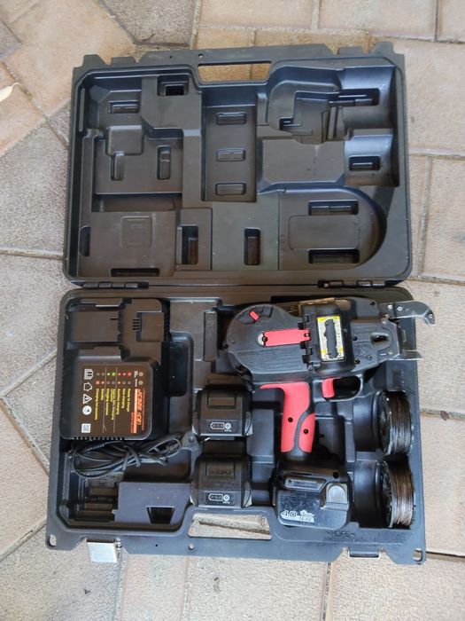 Pistol de legat fier beton MAX 398 că nou