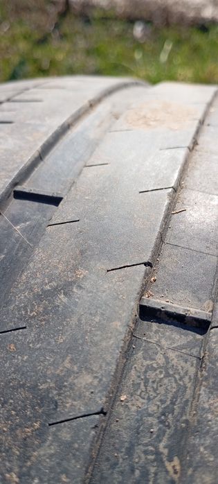 Два броя Гуми 255/40/19 Michelin