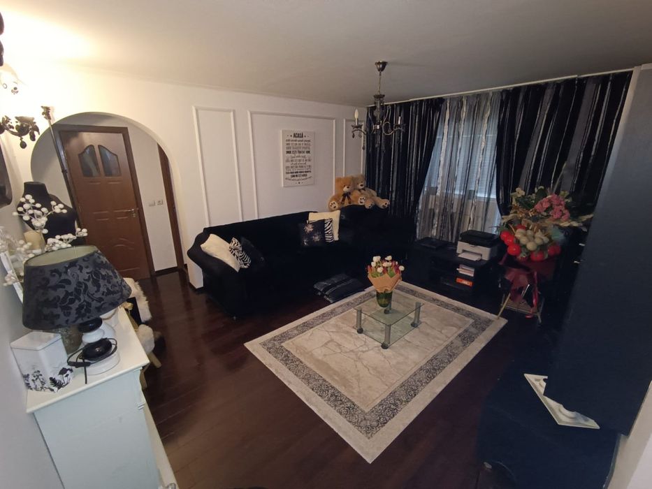 Apartament de vânzare.