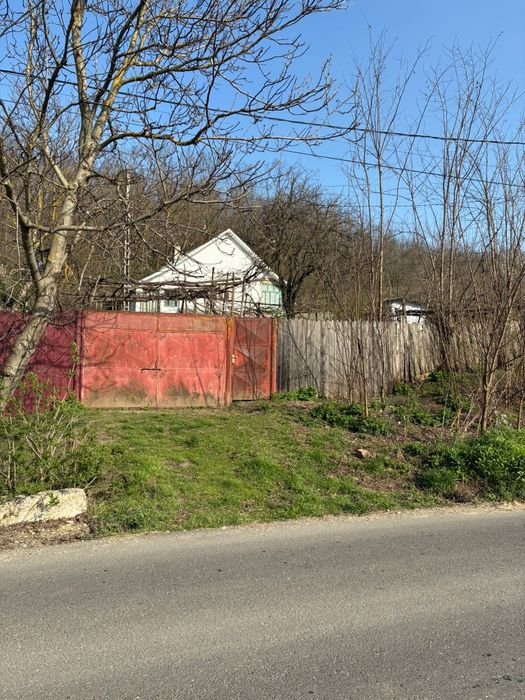 Închiriez casă Sat/Banca