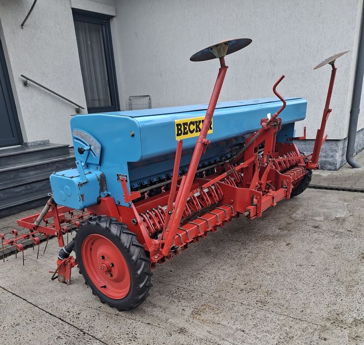 Semănător de păioase 3M  pe 25 rânduri