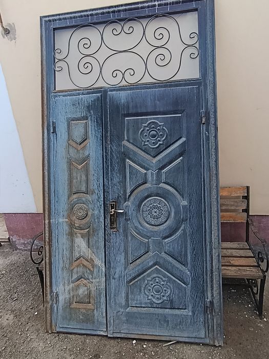 Темир эшик сотилади