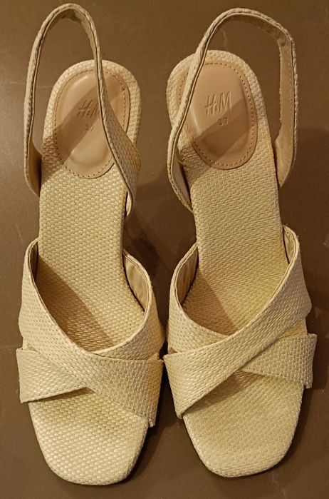 Vând sandale H&M , mărimea 37