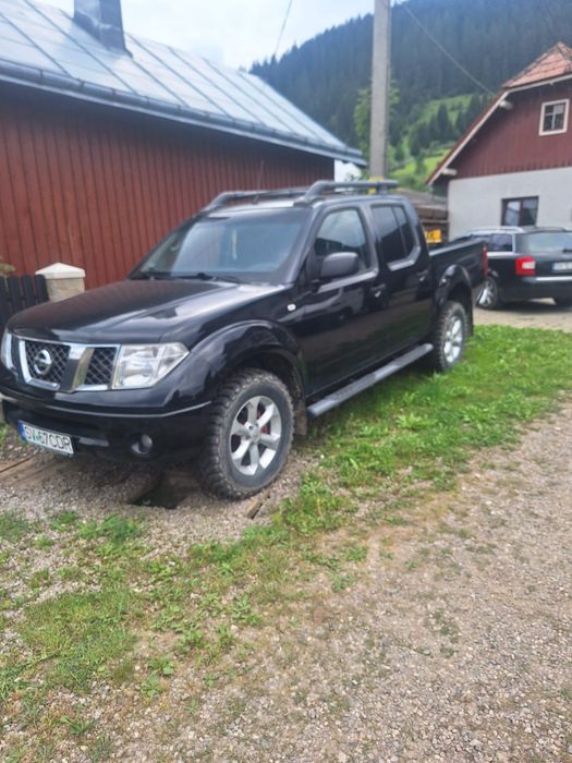 Vând nissan navara