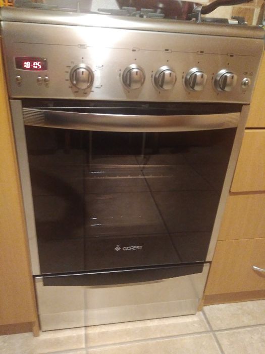 Компактная газовая плита от компании GEFEST Габариты : 50×57×85см