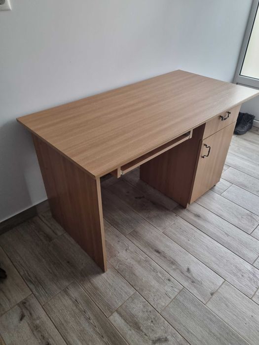 Masă birou în stare foarte bună