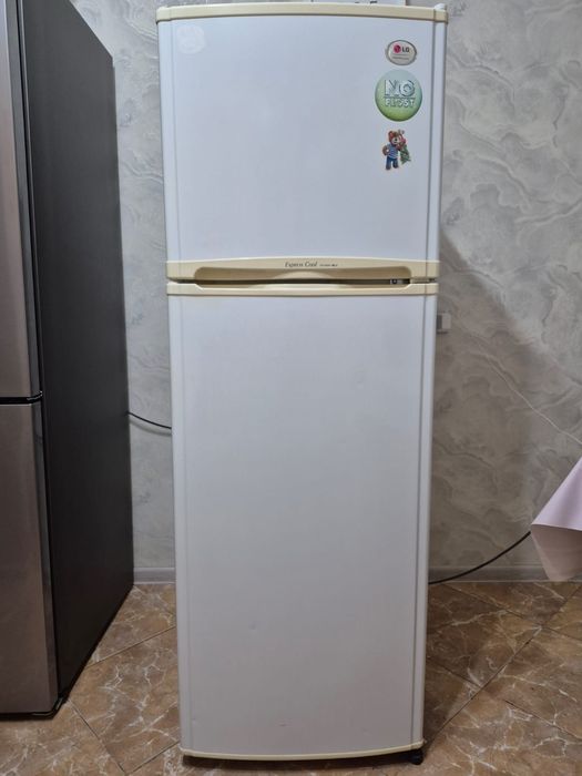 Продам холодильник LG
