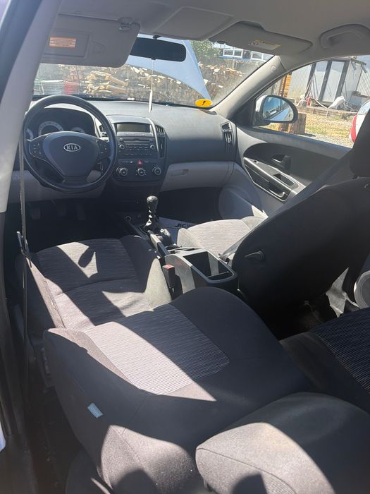 Dezmembrez Kia ceed 2009 1.6 benzină
