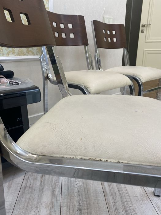 Срочно продам стулья
