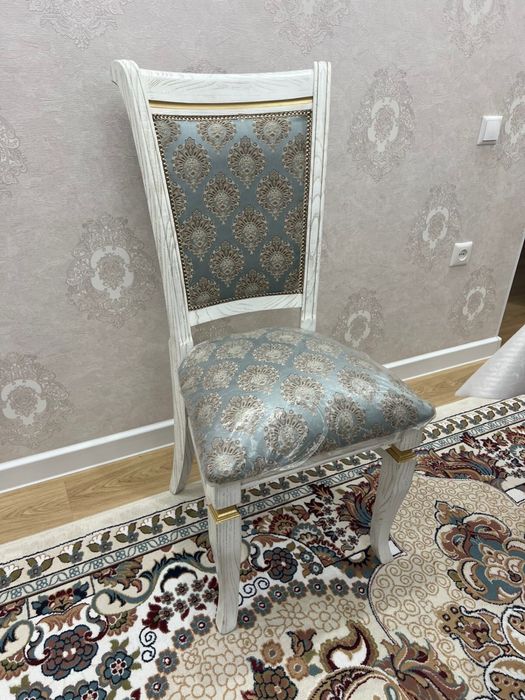 Продаются стол стуля