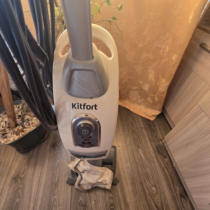 Пылесос почти новый