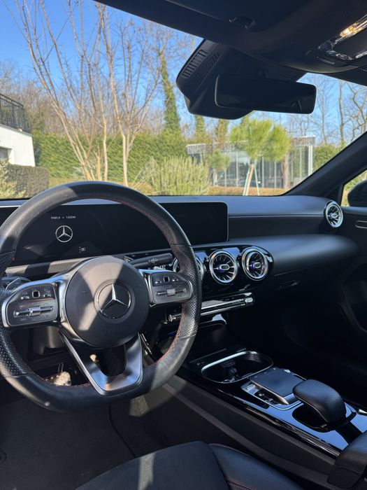 Mercedes A250 4MATIC AMG Line | 224 к.с. | Перфектен | С ДДС
